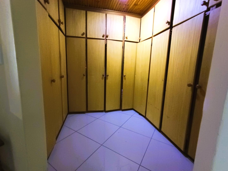 4 Bedroom Property for Sale in Langenhovenpark Free State